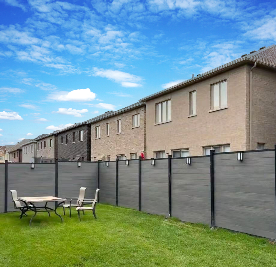 WPC-fäktning vs. Traditionellt trästaket: Vilket är det bästa alternativet för din gräsmatta?