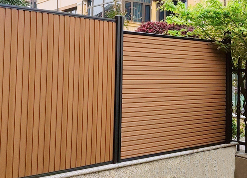 Vilket är bättre komposit eller vinylstaket?